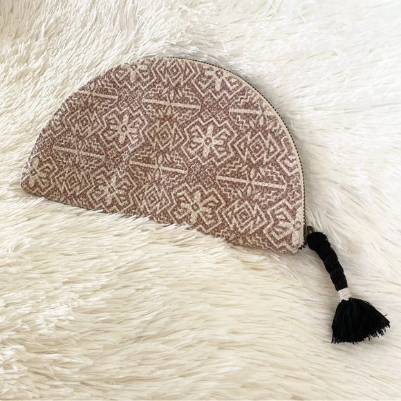 Universal Thread | Bohemian Half Circle Clutch Bag - Picture 1 of 7